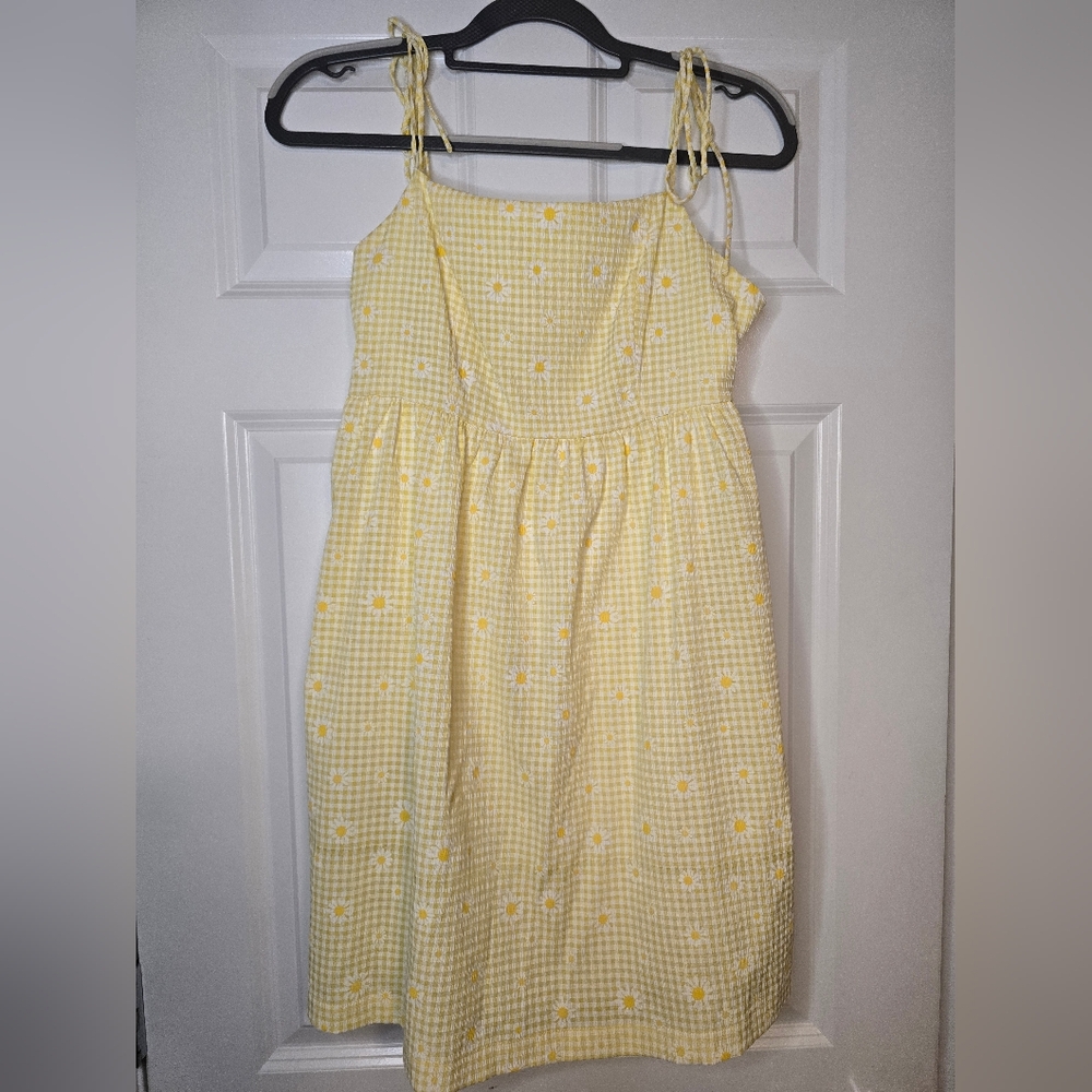 Altar'd State yellow sunflower dress. Size Medium.